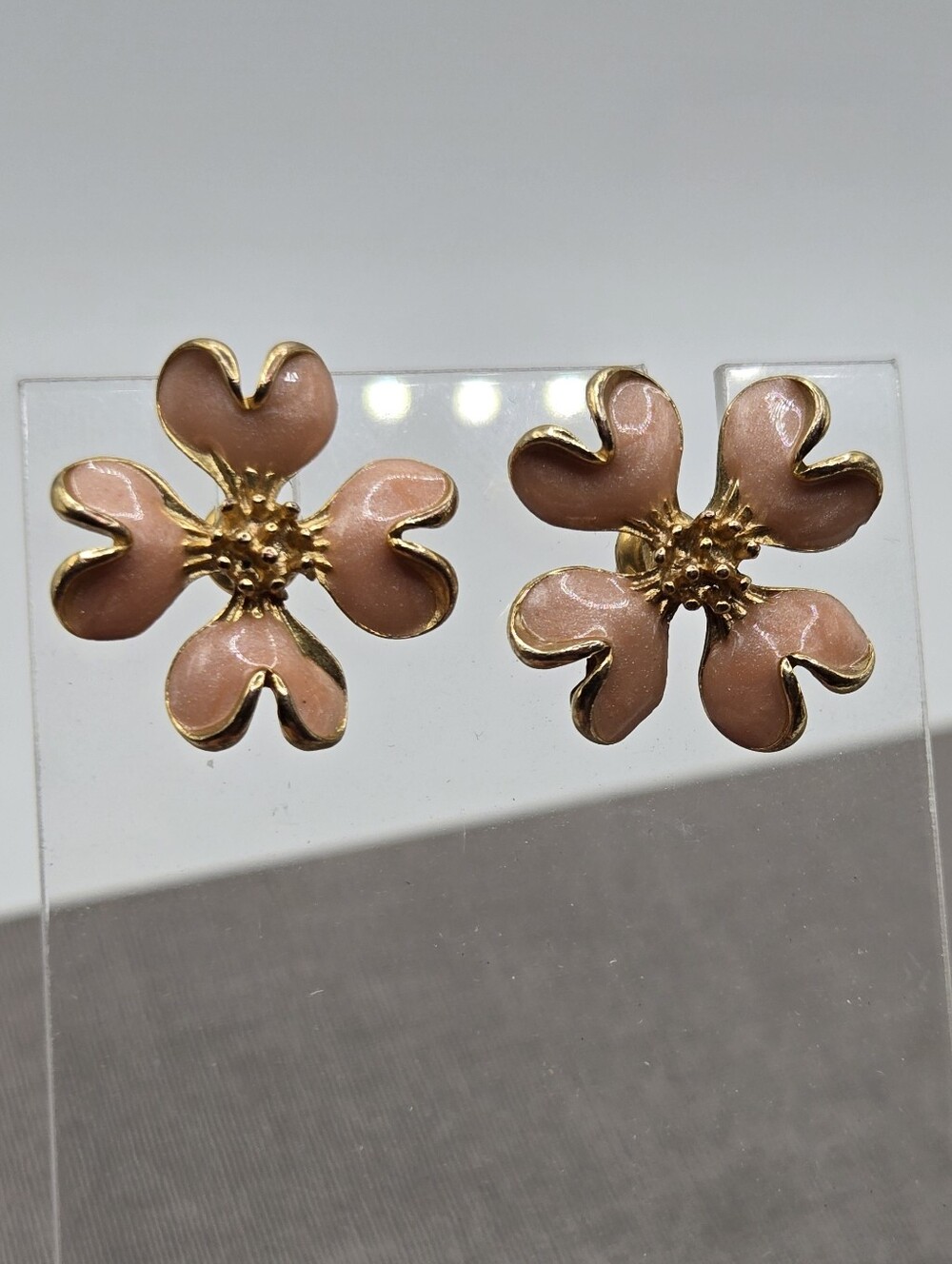 Gold-Tone Pink Enamel Cloisonne Dogwood Flower Stud Earrings VTG Dainty Mini